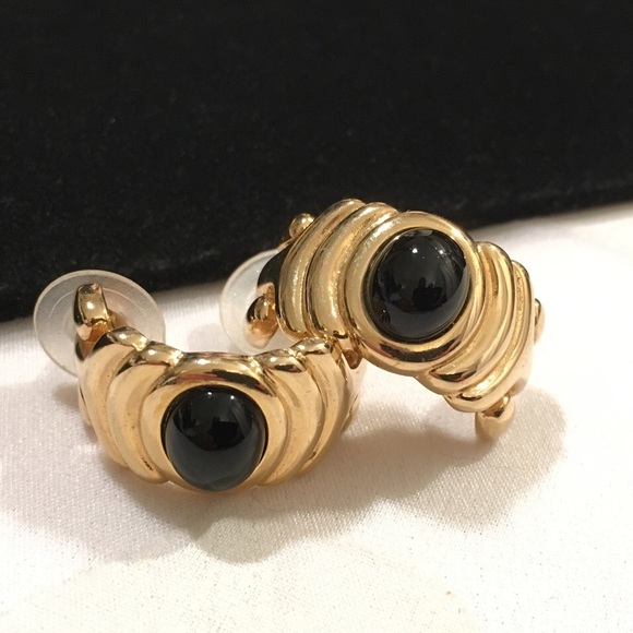 Givenchy Jewelry - 💼Vintage Givenchy Gold And Onyx Black Earrings